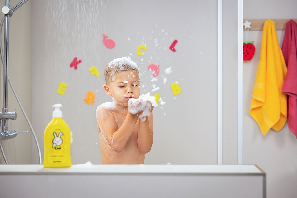SANOSAN KIDS BANANA SHOWER & SHAMPOO 400 ML 